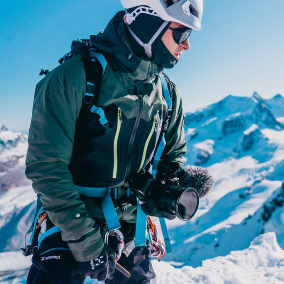 3- Polarized lenses for mountaineering and winter sports:
